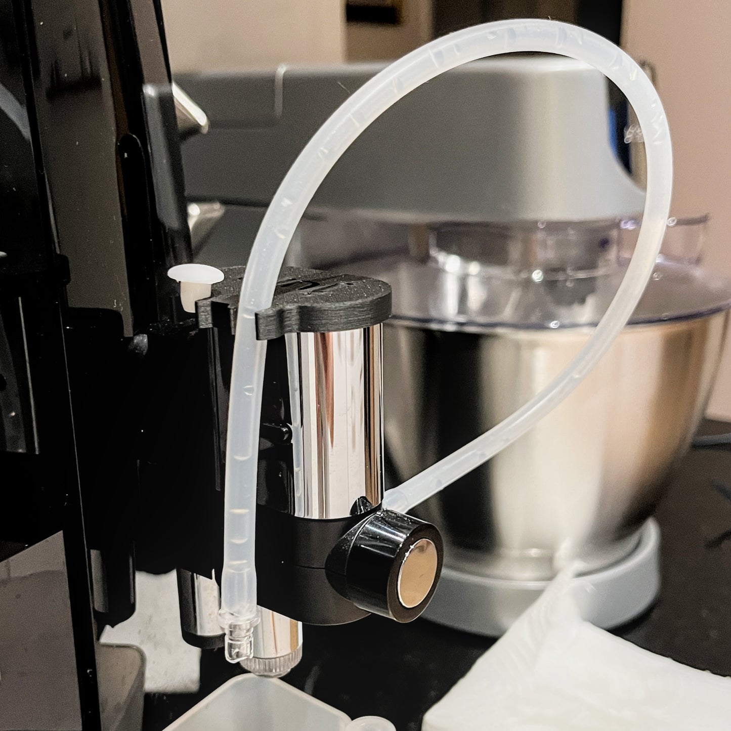 Schlauchhalter für Jura E8 Kaffeemaschine