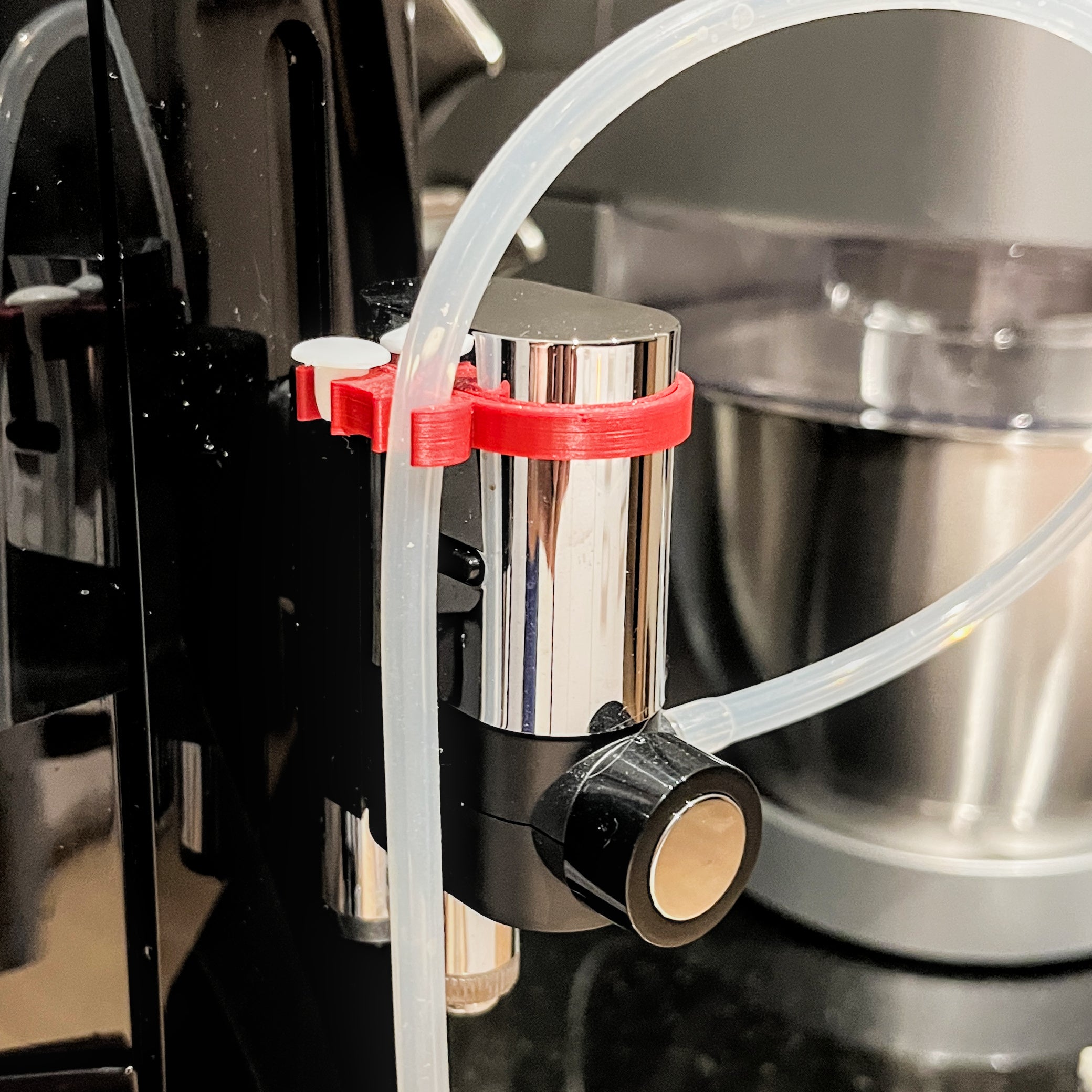 Schlauchhalter für Jura E8 Kaffeemaschine