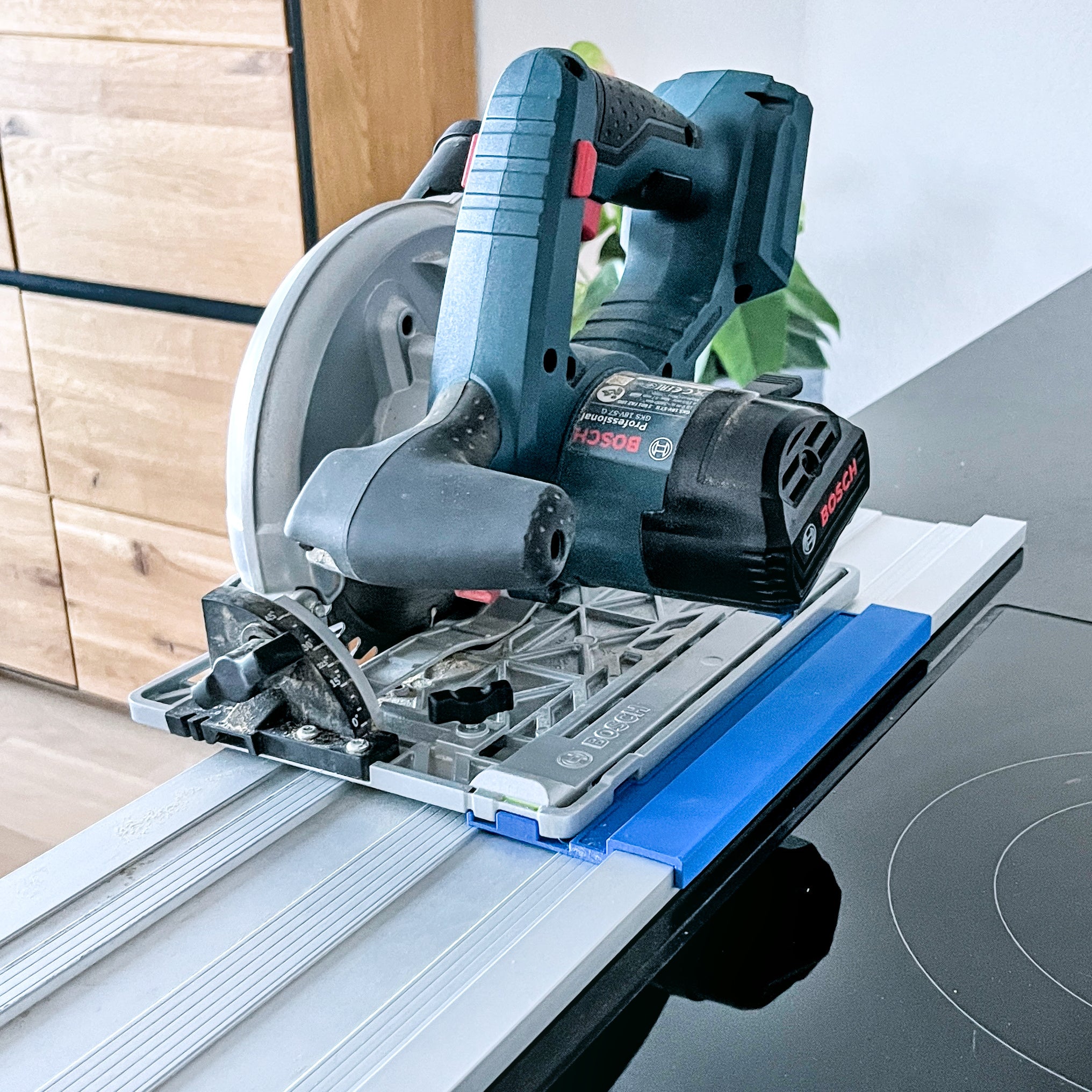 Adapter wolfcraft Führungsschiene FKS zu Bosch Professional Handkreissäge GKS 18V-57